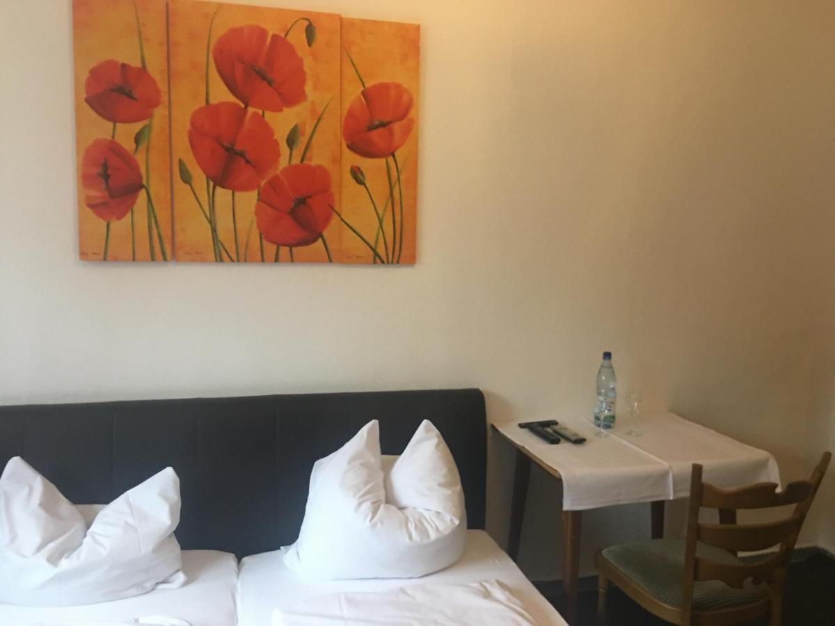 Hotel Zum Taunus Eppstein Екстериор снимка