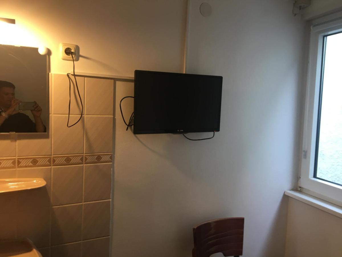 Hotel Zum Taunus Eppstein Екстериор снимка